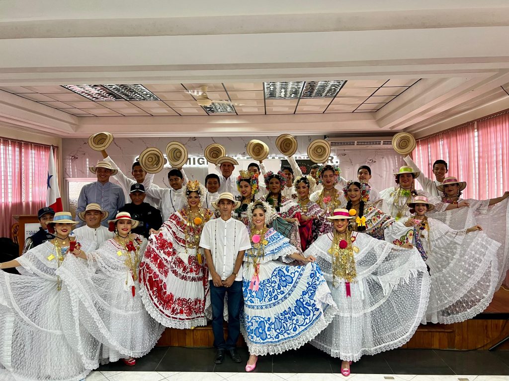 ATP realiza conferencia de prensa del Desfile de las Mil Polleras